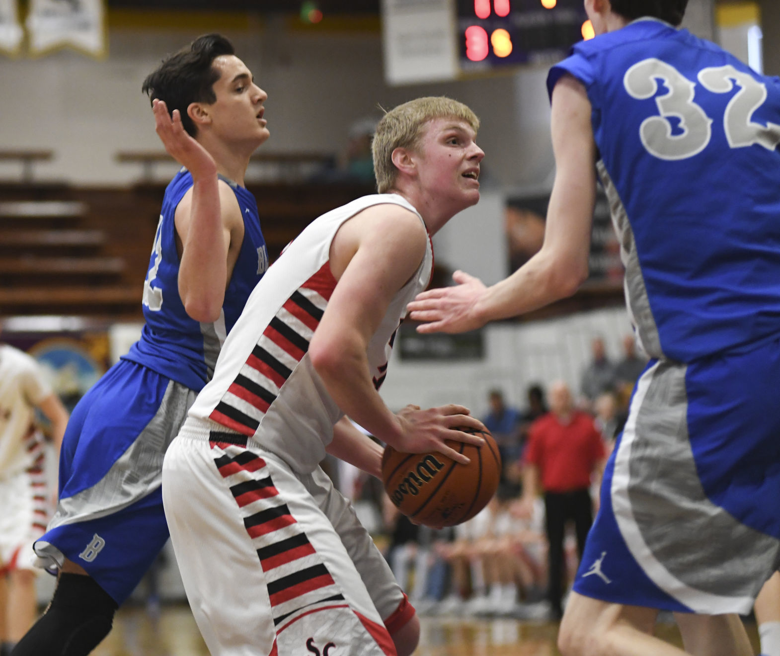 Santiam Christian falls to Blanchet Catholic, places fifth